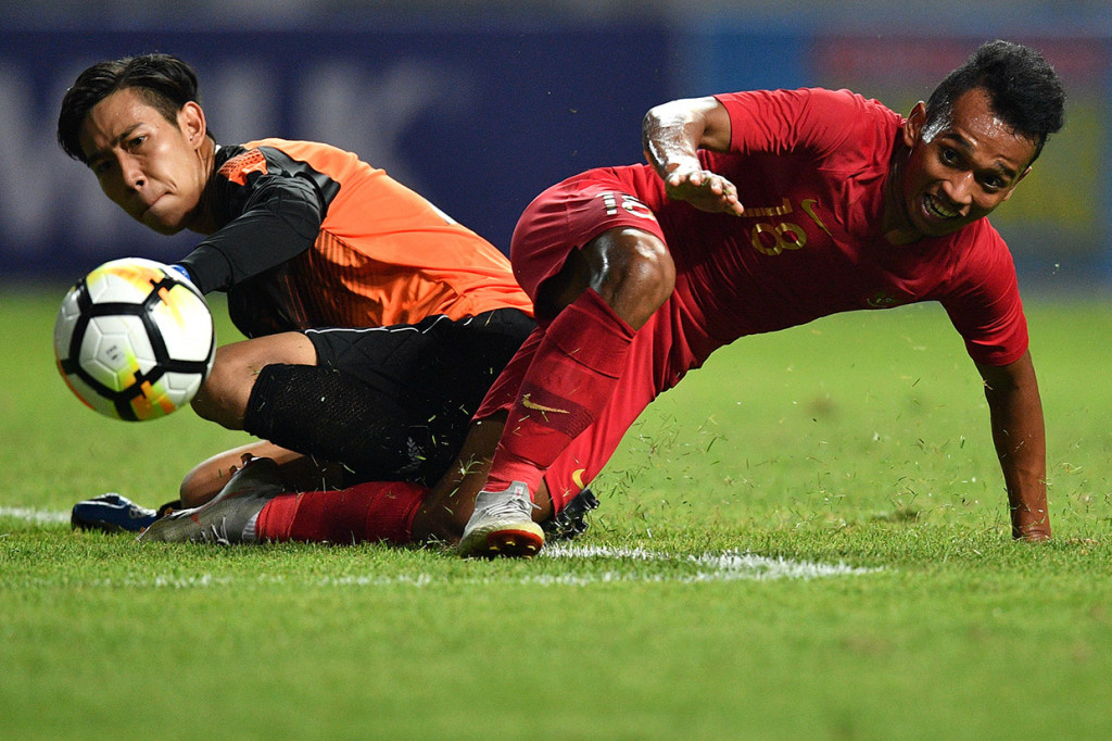 Tiga gol Indonesia dicetak oleh Alberto Goncalves pada menit ke-19 dan Irfan Jaya (25', 39').