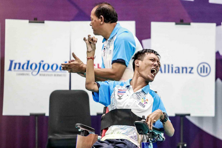 Permainan bisa dilakukan secara berpasangan, individual, dan beregu. Untuk permainan berpasangan, setiap orang melempar tiga bola. Sementara pemain individual diberikan kesempatan melemparkan enam bola. Durasi pertandingan umumnya empat menit untuk nomor tunggal, lima menit untuk pasangan, dan enam menit khusus beregu.