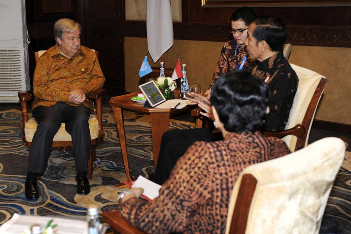 Dalam pertemuan tersebut, Antonio Guterres menyampaikan duka yang mendalam bagi korban bencana gempa di Sulteng dan Lombok. Guterres juga memuji Pemerintah Indonesia yang cepat menangani bencana tersebut. AFP Photo/Sonny Tumbelaka