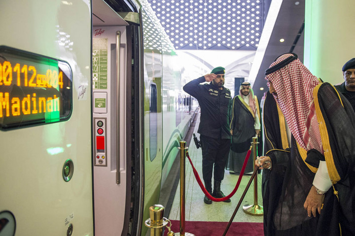 Pada awal peluncurannya, akhir September 2018, harga tiket kereta cepat Haramain dijual dengan harga 20 riyal, setara Rp81 ribu, hingga 250 riyal, setara Rp1,01 juta, tergantung jarak yang ditempuh.
