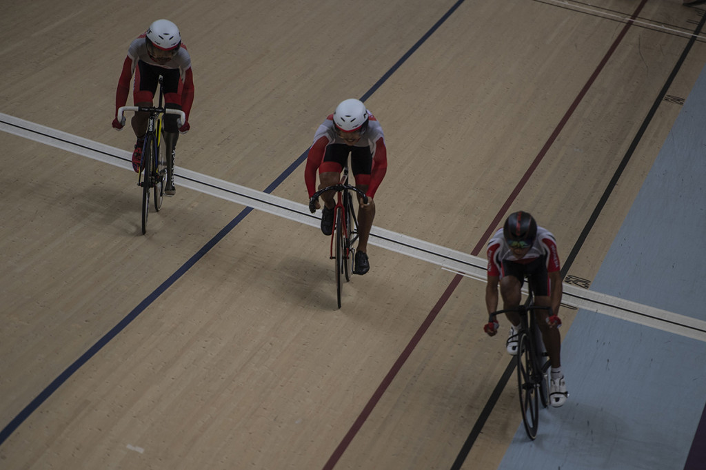 Sementara itu, di nomor team sprint putra C1-5 (tunadaksa), yang diperkuat Muhammad Fadli (kiri), Losu Martin (tengah), dan Shaleh M Habib (kanan) meraih perunggu.