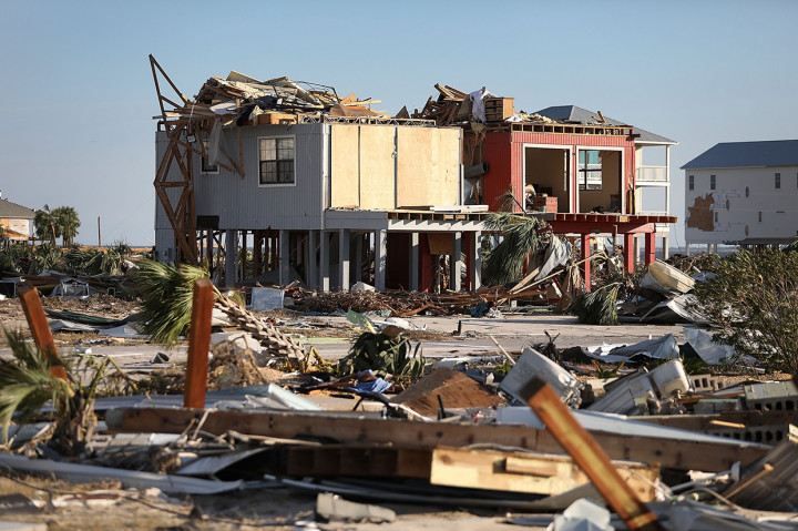 Badai Michael menghantam negara Bagian Florida, Amerika Serikat. Badai itu bergerak dengan angin berkekuatan 210 km/jam. Afp Photo/Joe Raedle