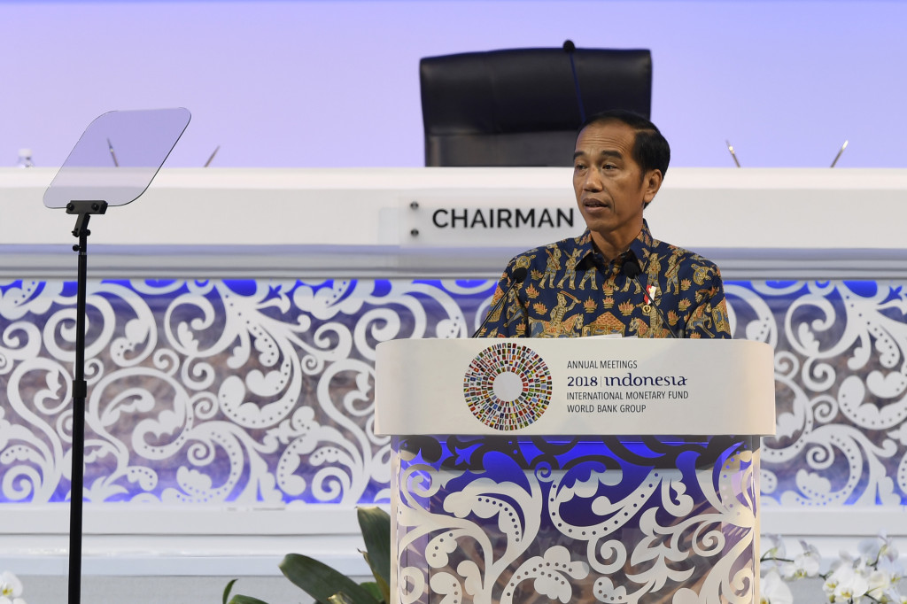 Menutup pidatonya, Jokowi mengajak para pembuat kebijakan, termasuk para menteri dan gubernur bank sentral, untuk mendorong pemimpin negaranya masing-masing mensikapi kondisi saat ini dengan tepat. Antara Foto/ICom/AM IMF-WBG/Puspa Perwitasari