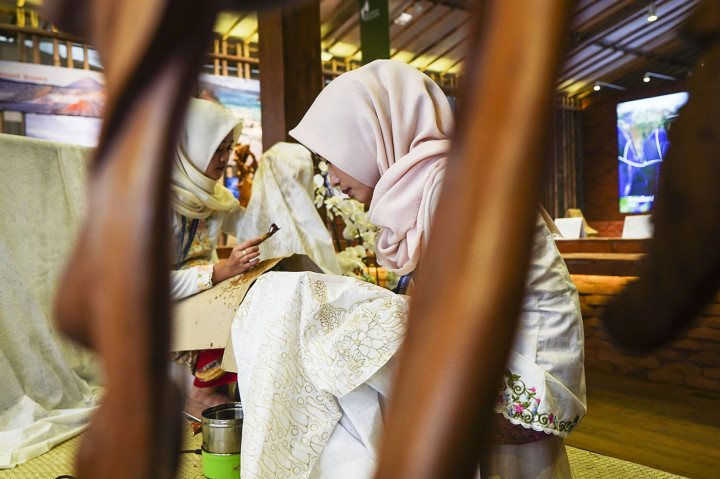 Beragam pertunjukan seni dan budaya Nusantara ditampilkan untuk memberikan nuansa ke-Indonesia-annya bagi para tamu negara dan delegasi, sekaligus guna memajukan ekonomi kreatif & sektor pariwisata di Indonesia. Antara Foto/ICom/AM IMF-WBG/Jefri Tarigan
