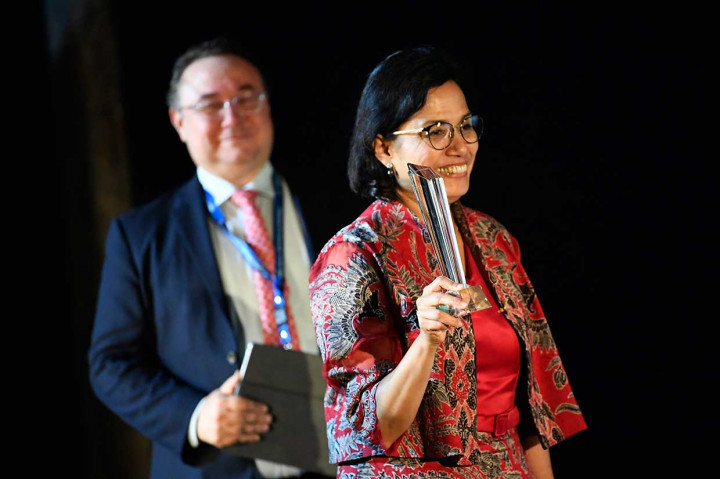 Menteri Keuangan Sri Mulyani Indrawati mendapatkan penghargaan Finance Minister of the Year for East Asia Pacific Awards dari majalah ekonomi 'Global Markets'.