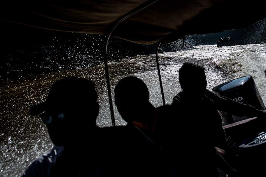 Terdapat sejumlah riam yang cukup kondang di aliran Sungai Mahakam wilayah Long Apari, salah satunya yaitu, Riam Panjang.