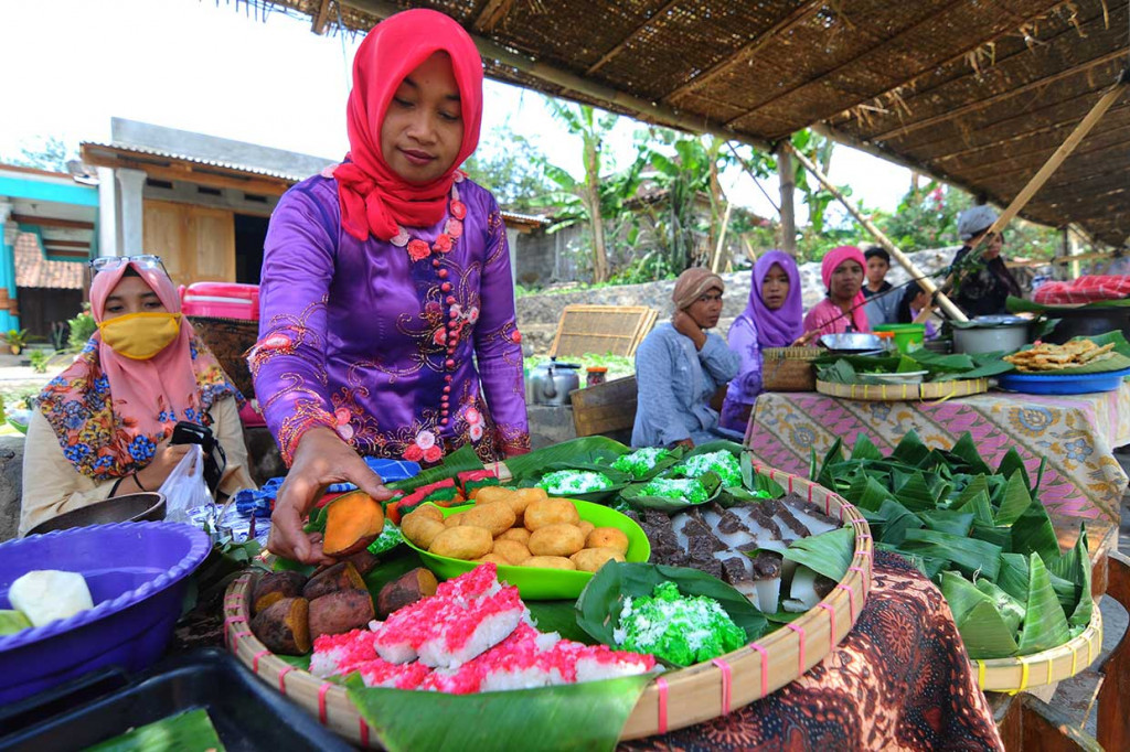 Wisata Pasar Ngatpaingan yang digelar setiap 40 hari sekali atau selapanan oleh masyarakat lereng Gunung Merapi itu bertujuan mengangkat potensi kerajinan serta olahan makanan tradisional dan edukasi mainan tradisional kepada wisatawan baik dalam negeri maupun mancanegara.