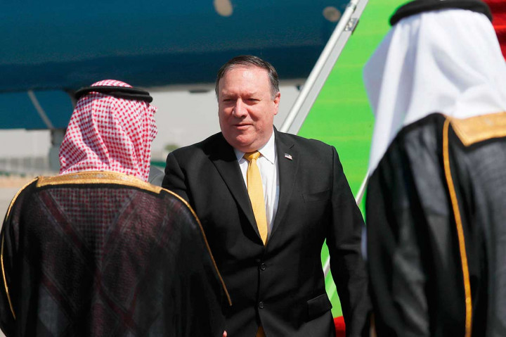Sementara itu Menlu AS Mike Pompeo tiba di Riyadh, Selasa, 16 Oktober, untuk melakukan pembicaraan dengan Raja Salman terkait hilangnya Khashoggi.