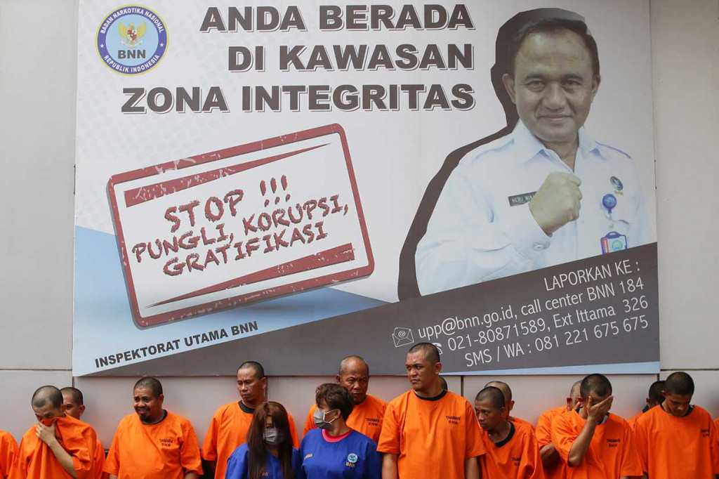 Pada umumnya narkotika baik sabu maupun ekstasi diselundupkan dari Malaysia melalui jalur laut ke Aceh, Dumai, dan Tarakan dan dibawa ke Jakarta, Medan  dan beberapa kota di Kalimantan Utara untuk diedarkan.