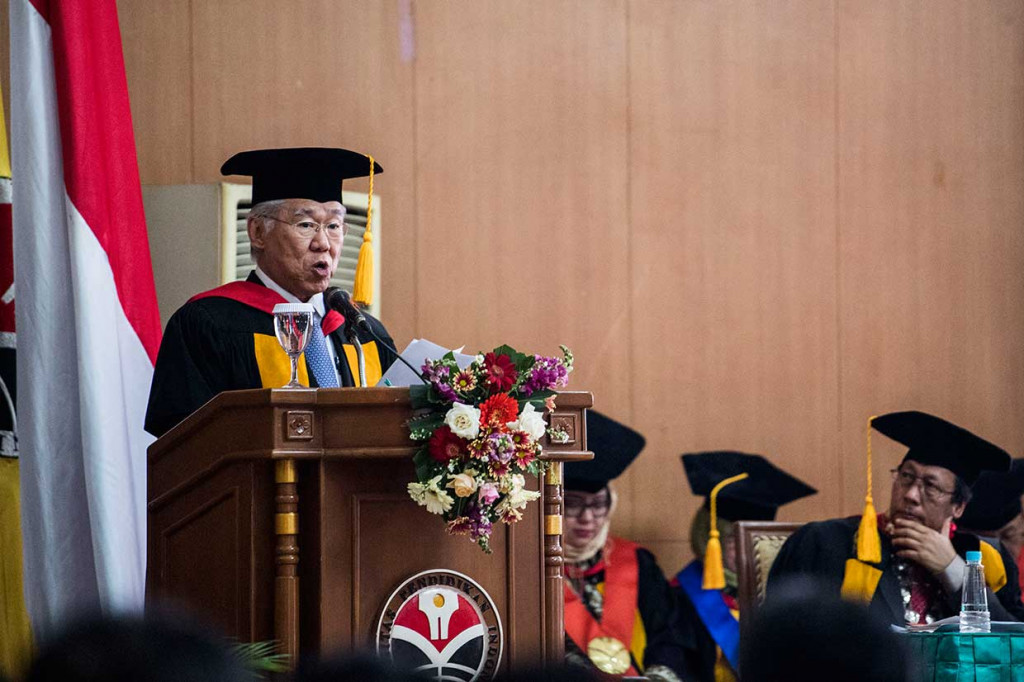 Dalam pidatonya, Enggartiasto mengaku tak pernah terpikirkan bisa mendapat gelar di kampus bekas almamaternya tersebut. Gelar tersebut, katanya, menjadi menjadi kebanggaan sekaligus amanah berat yang harus disandang. 