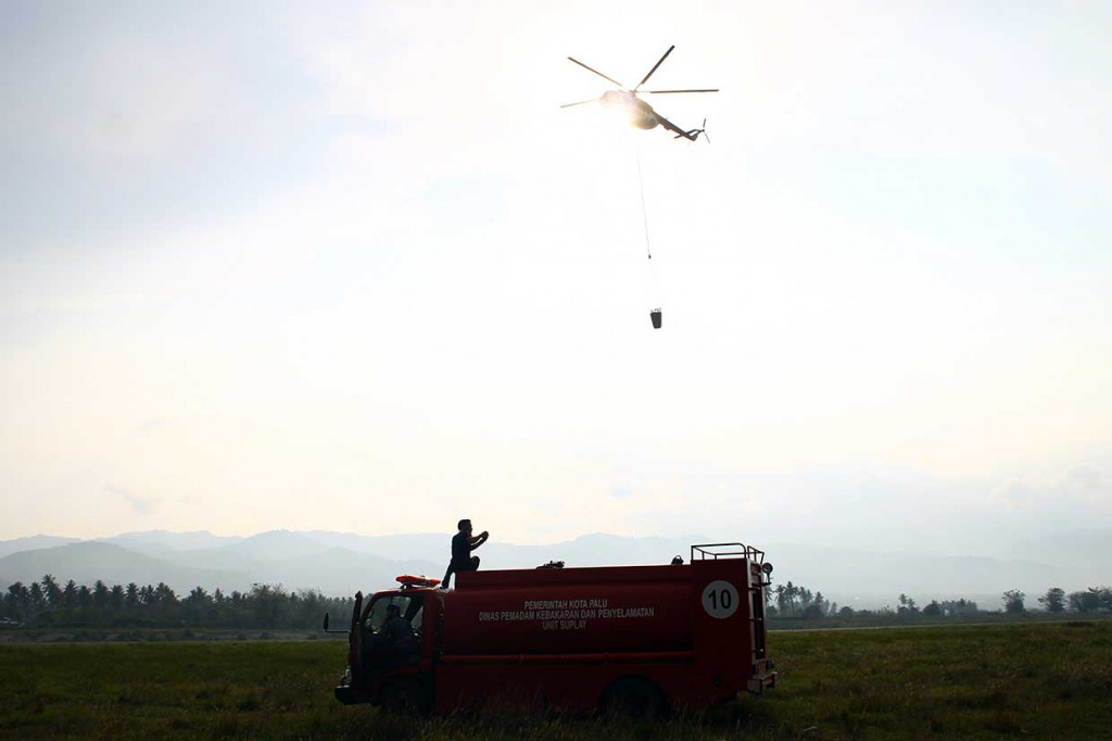 Penyemprotan cairan desinfektan tersebut merupakan bagian dari tanggap darurat yang bertujuan membunuh kuman dan bakteri.