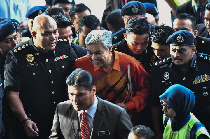 Zahid akan didakwa dengan beberapa pasal Undang-Undang SPRM Tahun 2009 dan Akta Pencegahan Pencucian Uang, Pencegahan Pembiayaan Terorisme, dan Hasil Aktivitas Haram Tahun 2001.