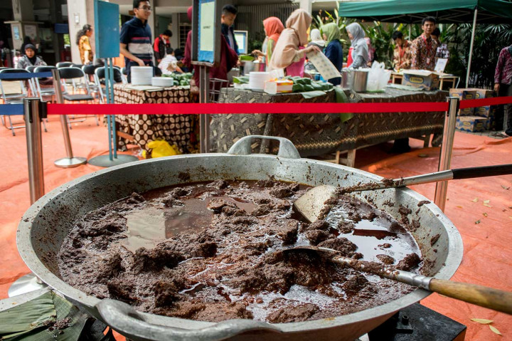 Yayasan Rumah Amal Salman juga berencana mengirimkan 1 ton rendang untuk korban bencana di Palu, Sigi dan Donggala, yang dikemas dalam acara 'Rendang Ambu untuk Palu'.