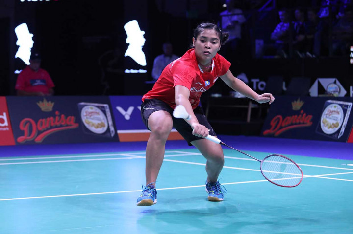 Gregoria menembus babak semifinal usai mengalahkan Line Kjaersfeldt dengan skor 22-20, 19-21, 13-21 dalam waktu 64 menit. Sebelumnya, di babak kedua Gregoria juga mengalahkan pemain tuan rumah Mia Blichfeldt.