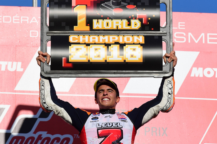 Marc Marquez menobatkan diri sebagai juara dunia MotoGP 2018 seusai menjuarai GP Jepang di Twin Ring Motegi.