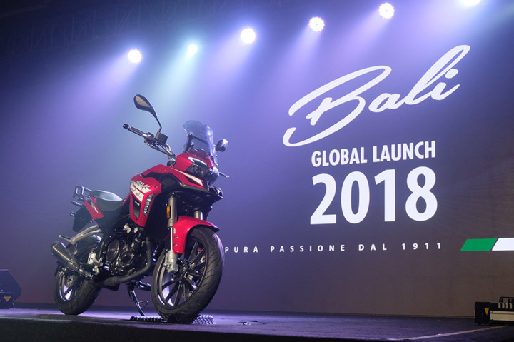 Benelli TRK251 merupakan sepeda motor petualang yang menawarkan sensasi mudah untuk dikendarai.