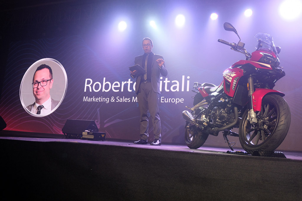Marketing Director for Europe Benelli Q.J. SRL, Roberto Vitali, memberikan presentasi mengenai TRK251.