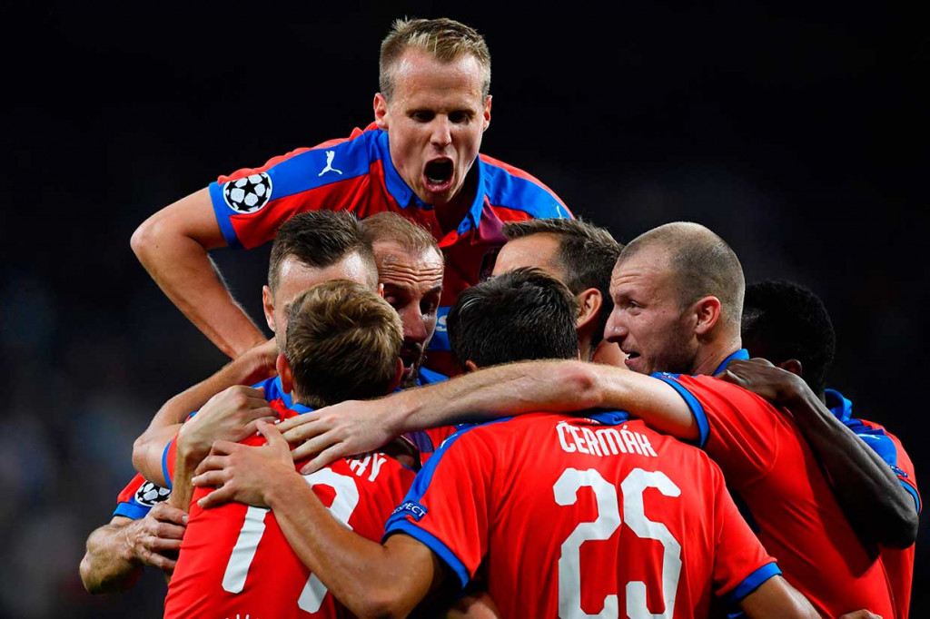 Tim tamu berhasil memperkecil ketertinggalan lewat penyelesaian dingin Patrik Hrosovsky pada menit ke-79.