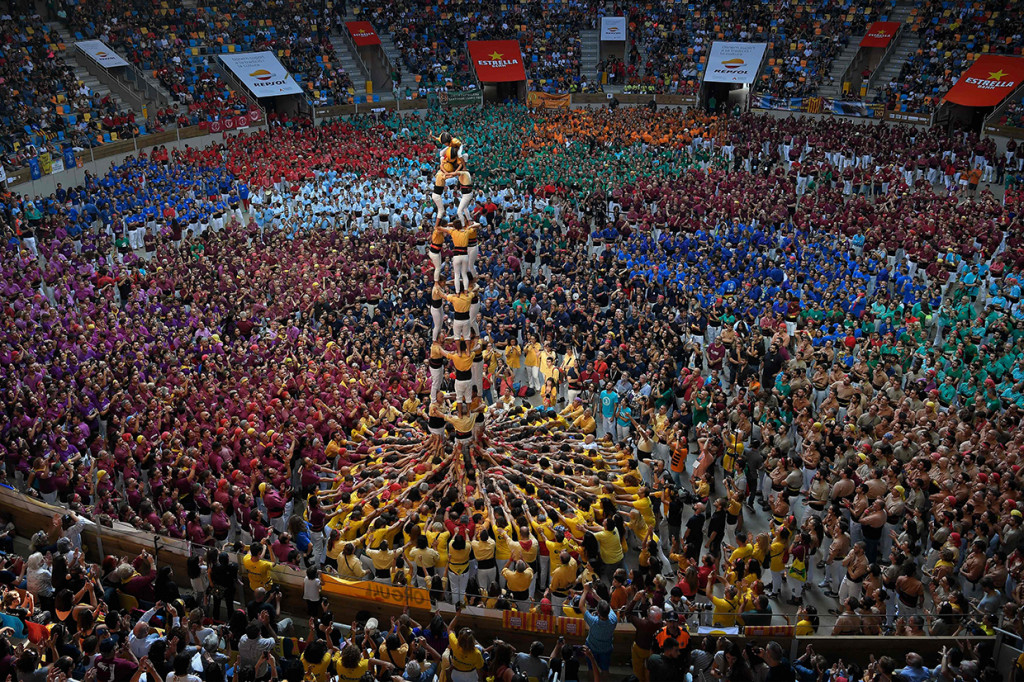 Kompetisi Menara Manusia yang telah ada sejak 200 tahun lalu ini diakui oleh UNESCO sebagai Masterpiece od The Oral and Intangible Heritage of Humanity. Selain itu, kompetisi menara manusia ini pun telah melekat kuat dan menjadi identitas warga Catalonia, Spanyol.