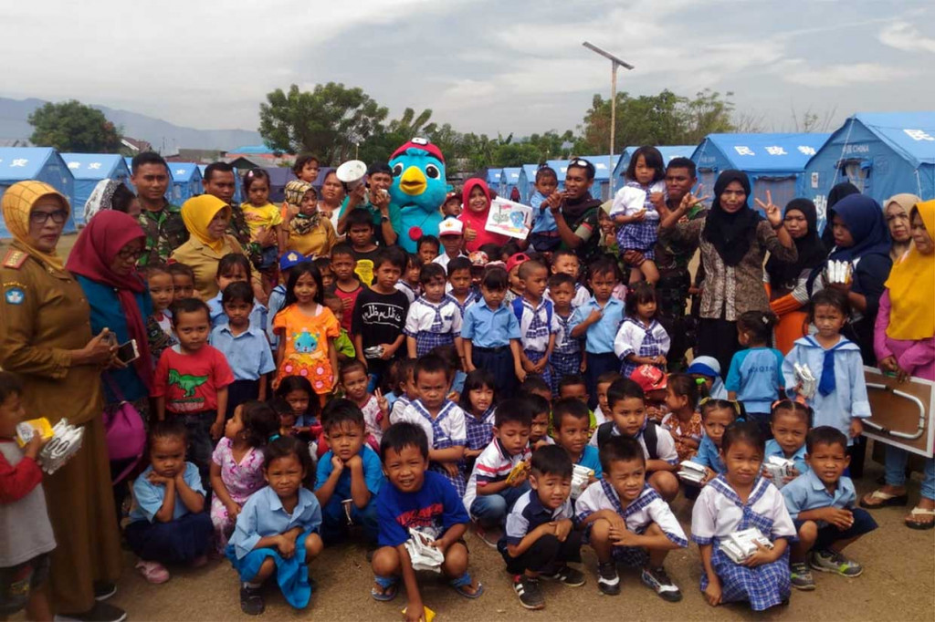 Lomba mewarnai tersebut juga merupakan upaya inovasi untuk menghilangkan trauma bagi anak-anak usia dini pascabencana gempa/tsunami di camp pengungsian.