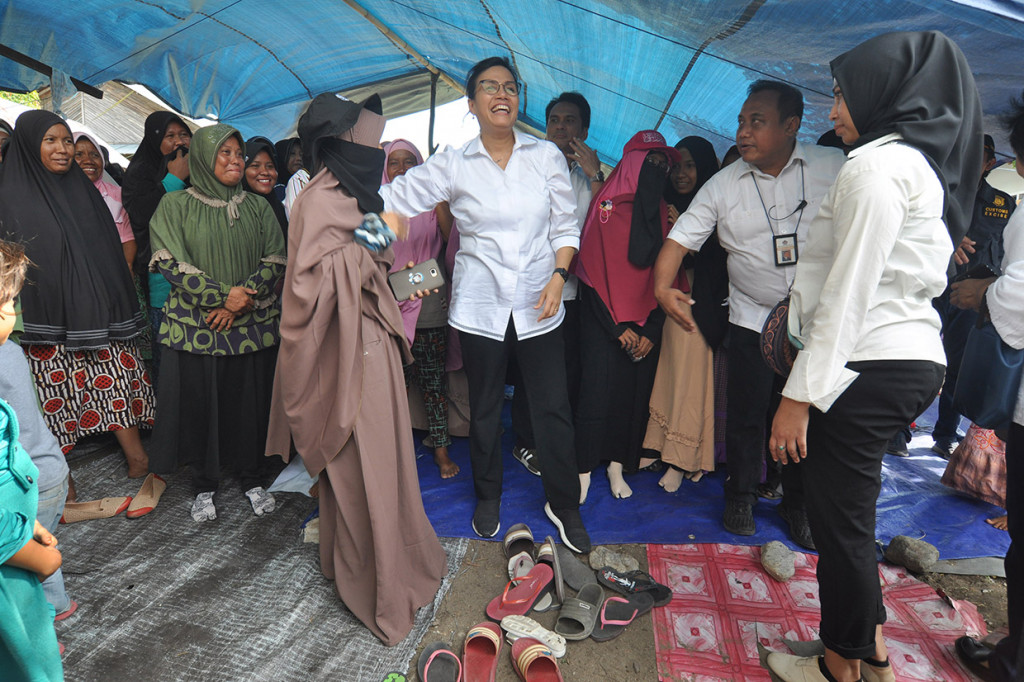 Dalam kunjungan ke Palu, Menteri Keuangan meninjau sejumlah fasilitas Satker Kementerian Keuangan yang mengalami kerusakan akibat gempa dan tsunami.