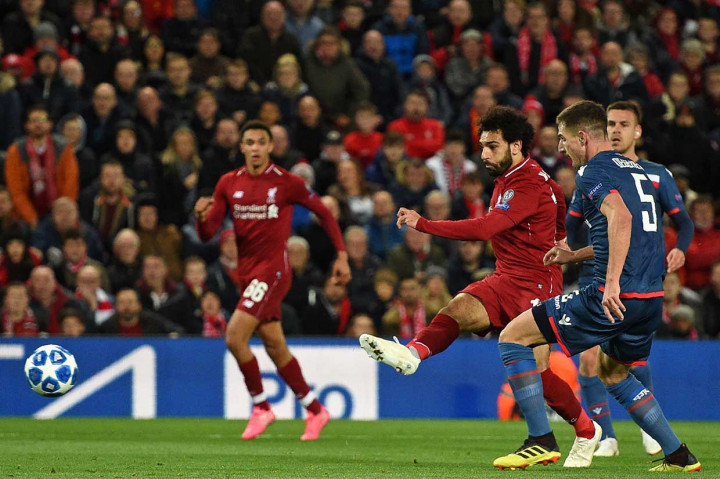 Di pengujung babak pertama Liverpool menggandakan keunggulan lewat gol Mohamed Salah.