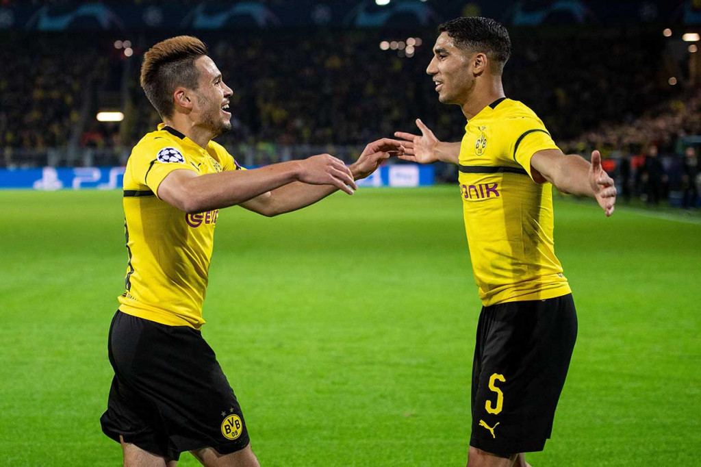 Dortmund baru menggandakan keunggulan pada menit ke-73 lewat pemain pengganti Raphael Guerreiro yang baru masuk 10 menit sebelumnya.