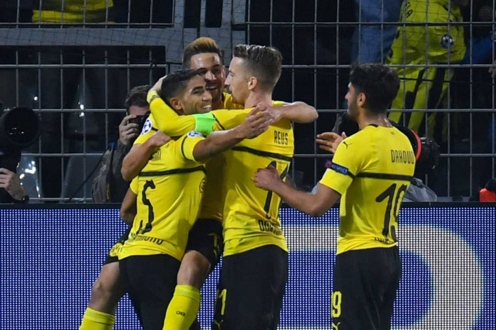 Guerreiro melengkapi kemenangan Dortmund menjadi 4-0 dengan gol keduanya di menit-menit terakhir babak kedua.
