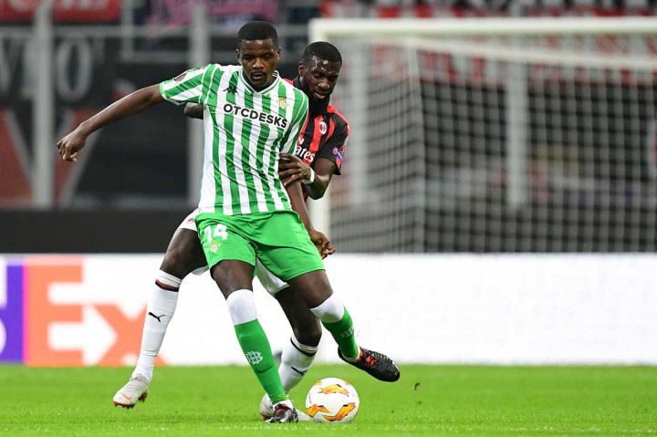 Kekalahan dari Inter Milan dalam Derby della Madonina di Liga Italia akhir pekan lalu seolah membayangi penampilan Milan di Liga Europa. Barisan pertahanan tuan rumah beberapa kali mendapat ujian dari Real Betis di awal laga.