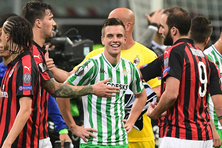 Sayangnya upaya Milan mencetak gol lagi tak membuahkan hasil hingga wasit meniup peluit panjang tanda laga usai. Hasil itu mengantarkan Betis ke puncak klasemen Grup F dengan raihan 7 poin, menggusur Milan (6) yang harus puas berada di tempat kedua.