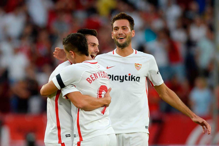 Pablo Sarabia menggandakan keunggulan Sevilla dua menit berselang melalui eksekusi penalti. Penalti ini didapatkan setelah Aleix Vidal dilanggar oleh Miguel Lopes. Pada menit ke-35, Sevilla unggul 3-0 lewat gol bunuh diri Milan Lukac.