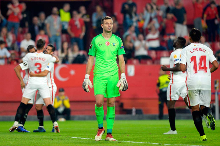 Kemenangan ini membuat Sevilla mengoleksi enam poin dari tiga pertandingan di puncak klasemen, unggul selisih gol atas Krasnodar dan Standard Liege yang memiliki poin sama.