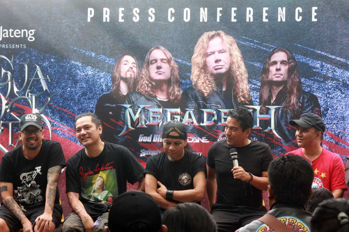 Selain Megadeth, sejumlah grup musik legendaris asal Indonesia ikut tampil sebagai band pembuka di antaranya, Blackout, Koil, Sangkakala, Elpamas, Edane, Seringai, ILP, dan God Bless. MI/Furqon Ulya Himawan
