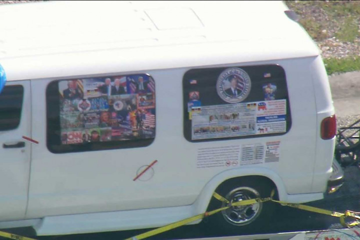 Sayoc diketahui merupakan pendukung Trump. Saat ditangkap mobil Sayoc dipenuhi poster bergambar Trump dan Wapres Mike Pence. Trump menampik teror bom tersebut berhubungan dengan dirinya dan dia tidak menyelahkan orang lain dalam aksi tersebut.