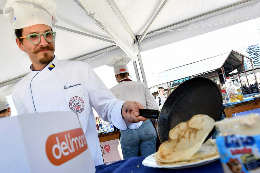 Nermin Hodzic, Presiden Perhimpunan Juru Masak, mengatakan 15 juri memantau kegiatan mereka untuk rekor baru tersebut saat mereka menunggu pengesahan dari para pejabat Guinnes World Records.