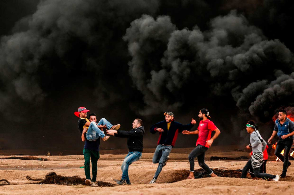 Serangan itu terjadi setelah lima orang Palestina tewas dan 85 lainnya cedera akibat tembakan personel militer Israel selama demonstrasi di sepanjang zona penyangga Israel-Jalur Gaza pada Jumat.