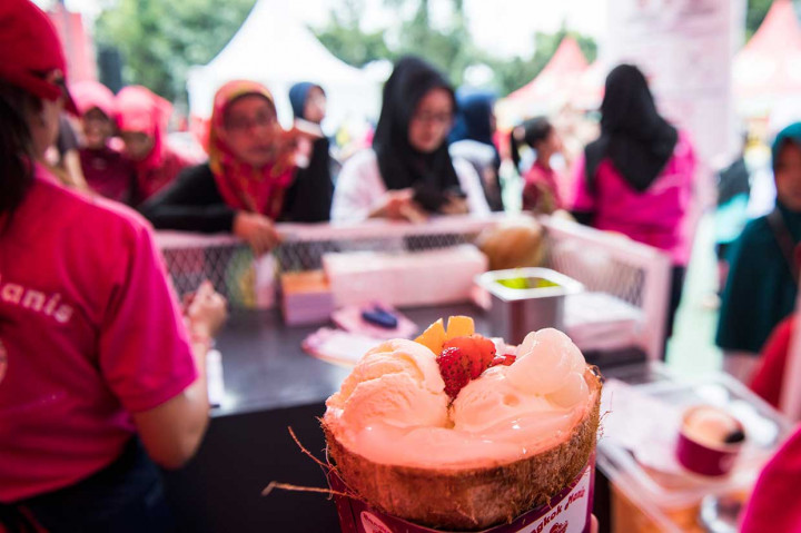 Festival kuliner terbesar se-Jawa Barat tersebut melibatkan 100 tenant favorit yang terbagi dalam tiga zona rasa, yaitu pedas, manis, dan gurih.