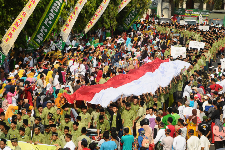 Parade peringatan Hari Santri Nasional juga digelar di Kudus, Jawa Tengah. Antara Foto/Yusuf Nugroho