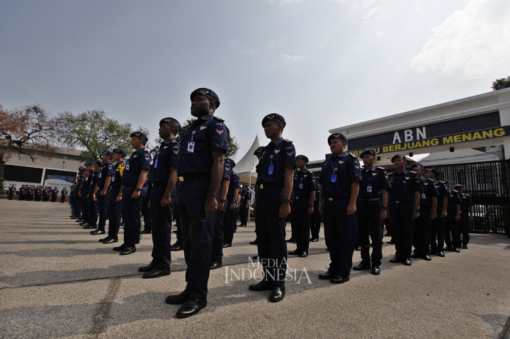 Siswa Akademi Bela Negara Partai NasDem mengikuti upacara peringatan Sumpah Pemuda di Kampus ABN Partai NasDem, Jakarta.