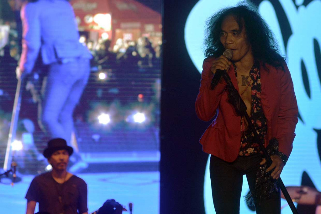 Konser yang merupakan rangkaian kegiatan Our Ocean Conference (OOC) 2018 tersebut juga menampilkan sejumlah musisi seperti Slank, Navicula, dan Ivan Nestorman yang mengajak masyarakat untuk peduli terhadap kelestarian dan kebersihan wilayah laut. 