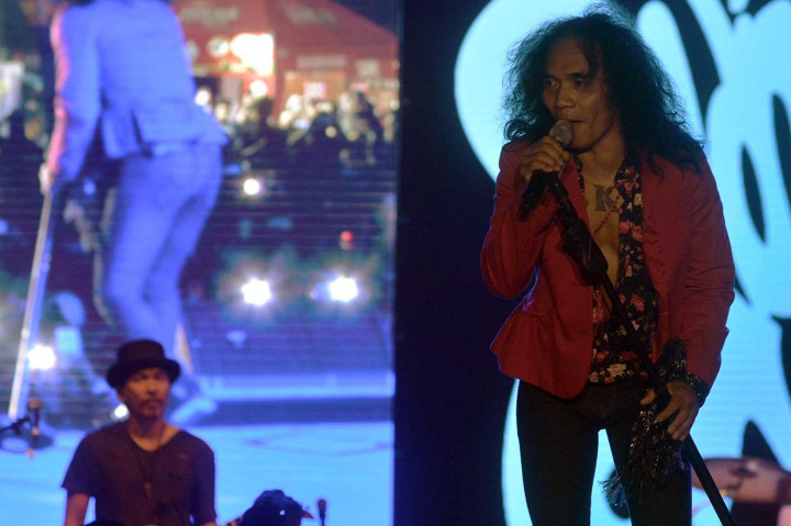 Konser yang merupakan rangkaian kegiatan Our Ocean Conference (OOC) 2018 tersebut juga menampilkan sejumlah musisi seperti Slank, Navicula, dan Ivan Nestorman yang mengajak masyarakat untuk peduli terhadap kelestarian dan kebersihan wilayah laut. 