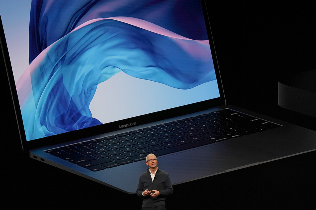 MacBook Air terbaru hadir dengan layar 13,3 inch dengan bezel hitam tipis 50% dari sebelumnya. Layarnya punya 4 juta pixel yang menjanjikan warna lebih tajam. Afp Photo/Timothy A.Clary