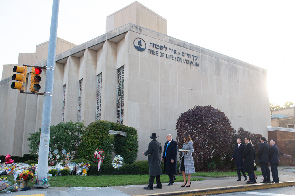 Sebelumnya, penembakan terjadi di dekat tempat peribadatan Yahudi, Sinagoge di Pittsburgh's Squirrel Hill, Amerika Serikat (AS), dan menewaskan 11 orang. Afp Photo/Saul Loeb
