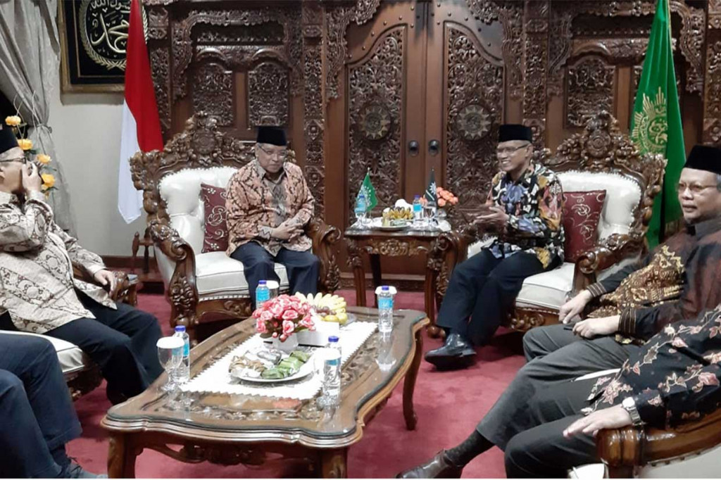 Para petinggi kedua ormas Islam terbesar di Indonesia tersebut kemudian melakukan pertemuan secara tertutup. Belum diketahui isi pertemuan tersebut.