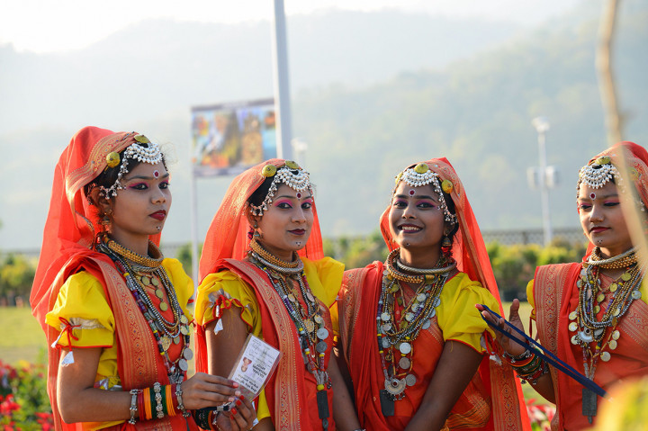 Pertunjukan kembang api, tarian rakyat dan taburan kelopak bunga-bunga mewarnai peresmian patung Sardar Vallabhbhai Patel yang merupakan pahlawan kemerdekaan India ini. 
