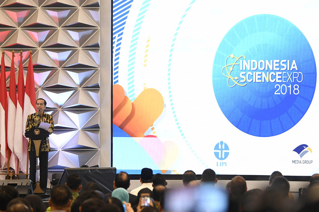 Presiden Joko Widodo (Jokowi) membuka pameran Indonesia Science Expo (ISE) 2018. Dalam sambutannya, Jokowi mengatakan bahwa perkembangan ilmu dan teknologi akan mampu mengubah proses bisnis.