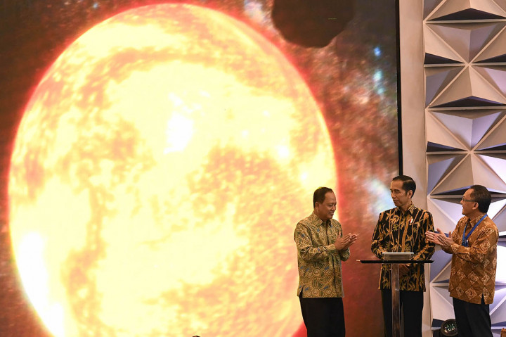 Presiden mengapresiasi riset dari peneliti muda dan mendorong terobosan baru dari ilmu pengetahuan teknologi dan inovasi.