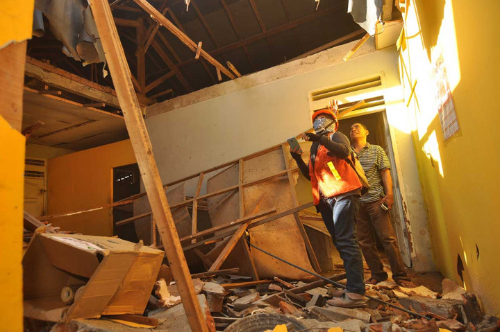 Pemerintah Kota Palu melalui Dinas Pekerjaan Umum (PU) setempat melakukan pendataan terhadap rumah warga  yang mengalami kerusakan pascagempa, tsunami dan pencairan tanah (likuifaksi). Penilaian kerusakan dibagi menjadi dua kategori yakni rusak sedang atau ringan dan rusak berat. 