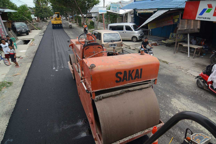 Pengerasan jalan juga dilakukan sebagai upaya rehabilitasi prasarana umum yang rusak akibat gempa bumi, tsunami, dan likuifaksi.
