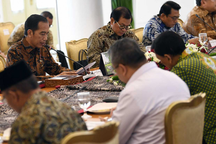 Ia menambahkan, dana kelurahan dialokasikan untuk mengatasi permasalahan yang makin kompleks, mulai dari kemiskinan, ketimpangan antarwarga, hingga lapangan kerja. Selain itu juga untuk merespon aspirasi para walikota dalam APBN 2019. 